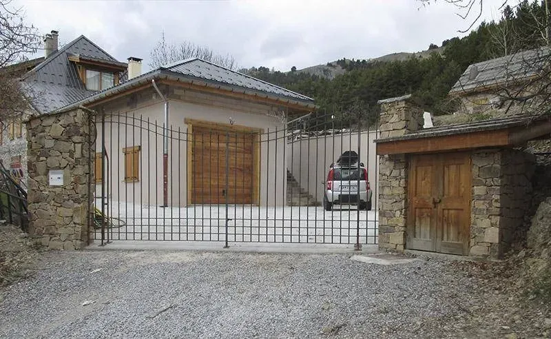 portails à Barcelonnette